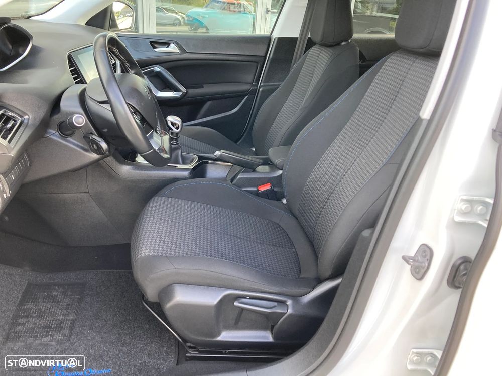 Peugeot 308 1.2 PureTech Style - 26
