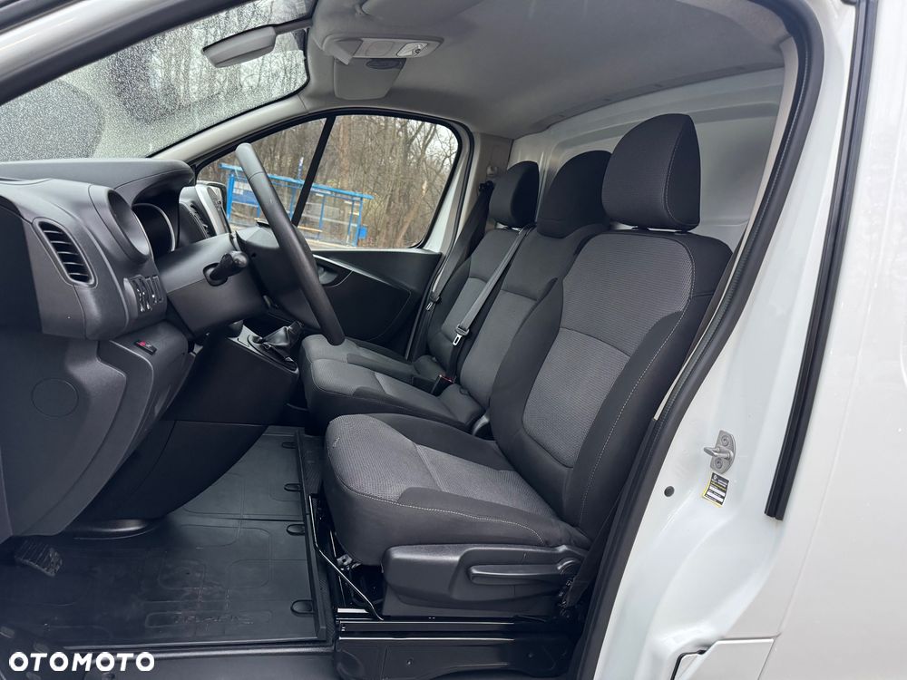 Renault Trafic - 16