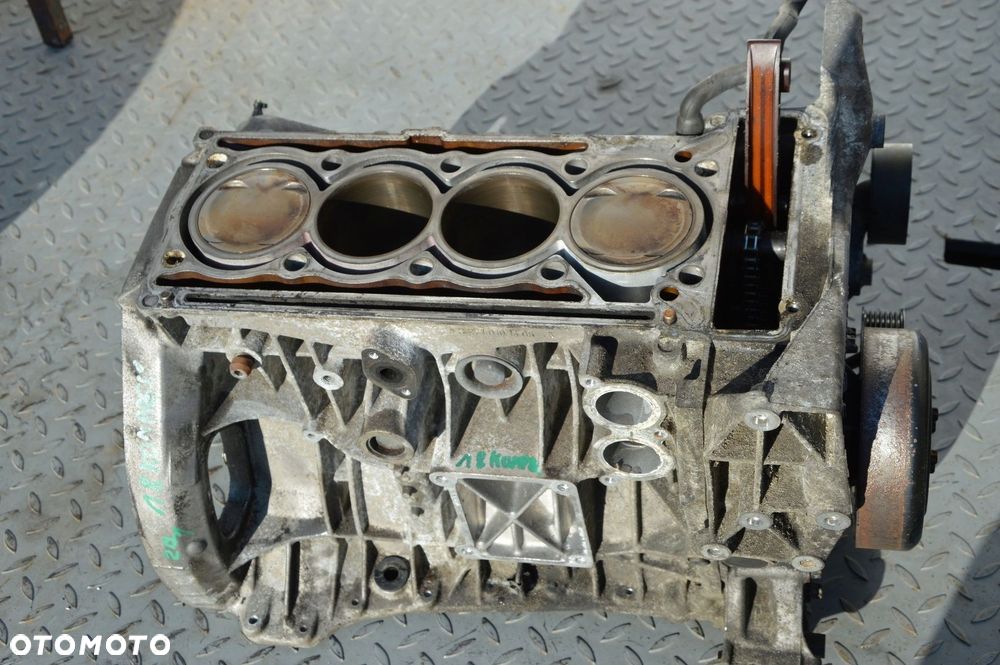 blok silnika słupek mercedes w203 w204 w209 1.8 kompressor m271 - 5
