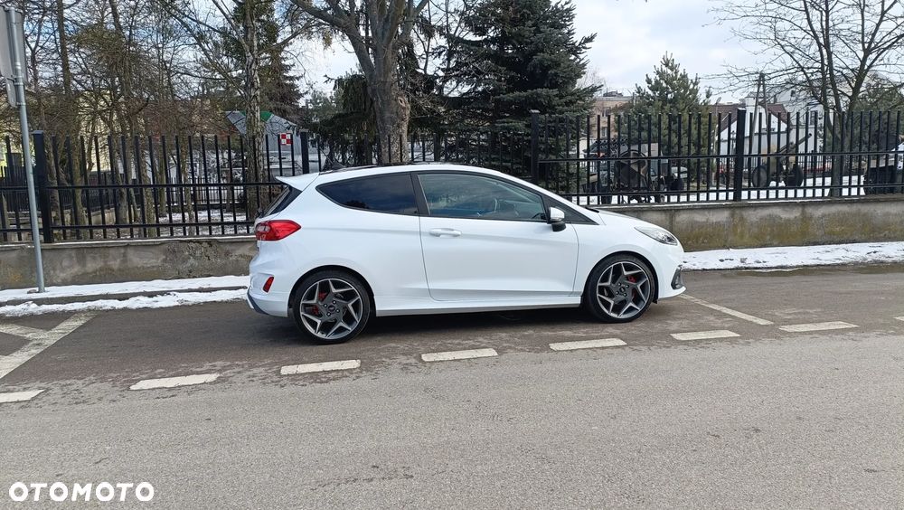 Ford Fiesta - 13