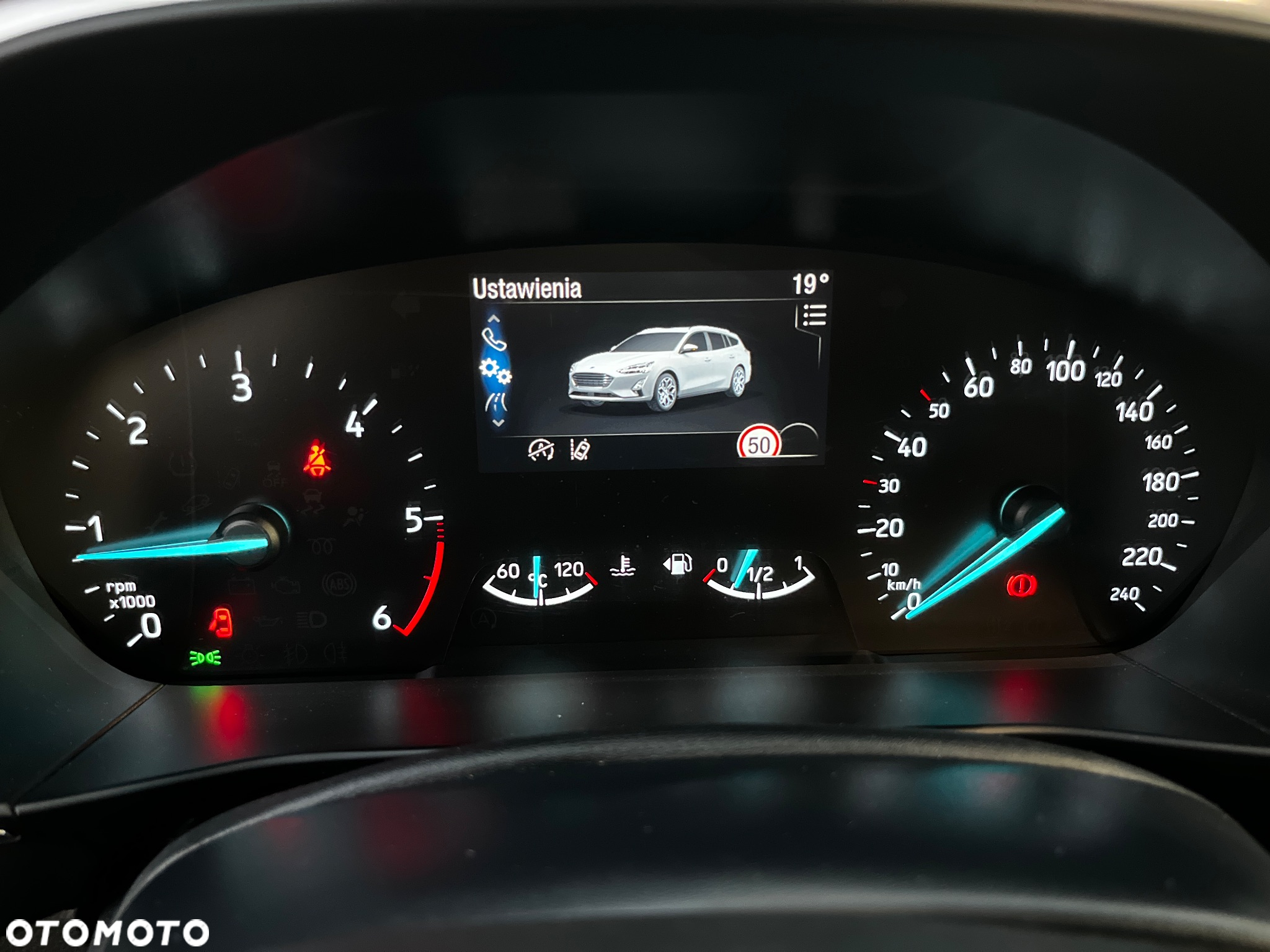 Ford Focus 1.5 EcoBlue Start-Stopp-System TITANIUM - 12
