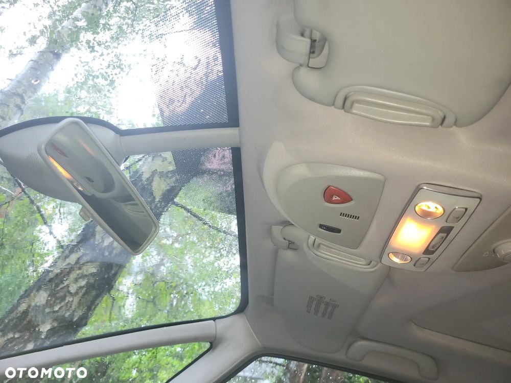 Renault Espace 2.0T Privilege - 32