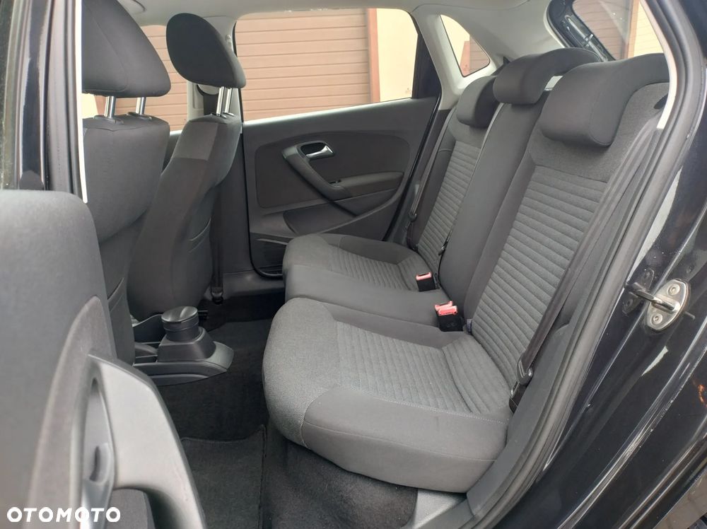 Volkswagen Polo 1.4 16V Comfortline - 24