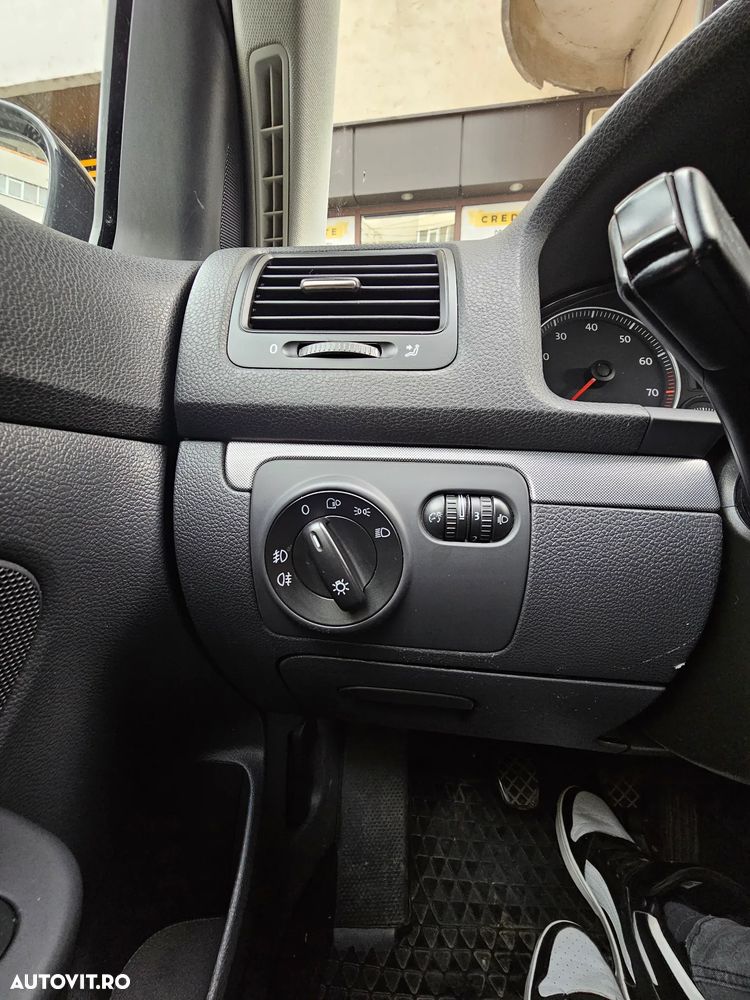 Volkswagen Golf 1.6 Comfortline - 10