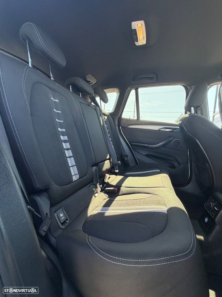 BMW X1 18 d sDrive Auto Line Sport - 10