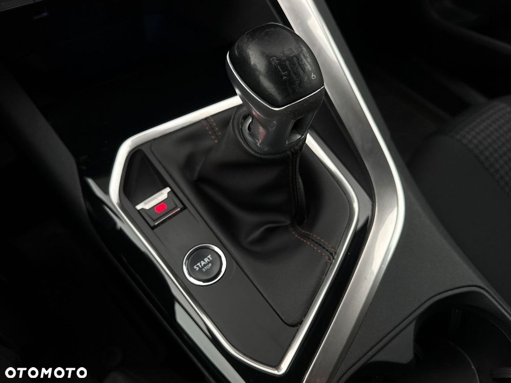 Peugeot 3008 1.2 PureTech Allure S&S - 22