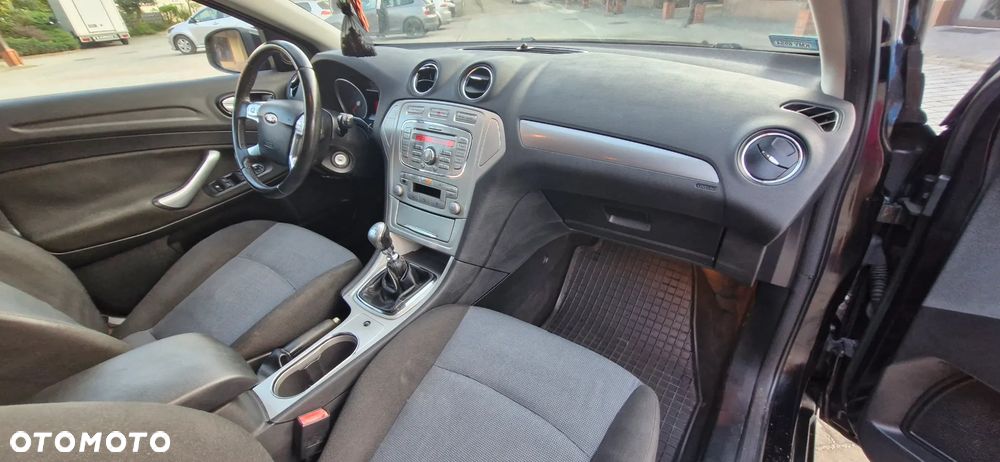 Ford Mondeo 2.0 TDCi Ambiente - 15