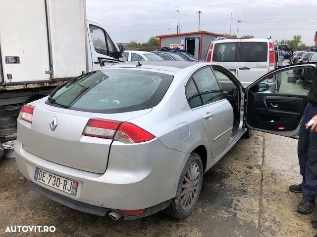 Dezmembrez Renault Laguna 3 an 2008 2.0 150cp Xenon - 5