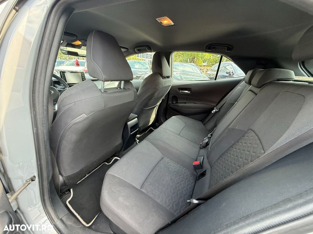 Toyota Corolla 1.8 HSD Dynamic - 13