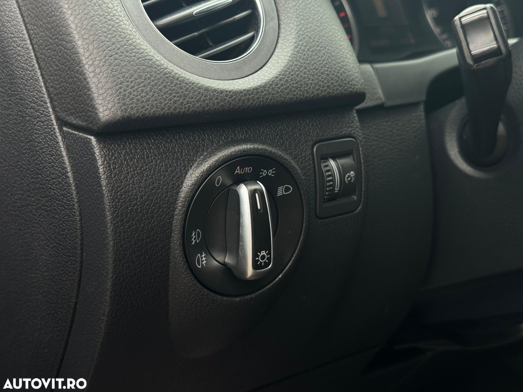 Volkswagen Tiguan - 16