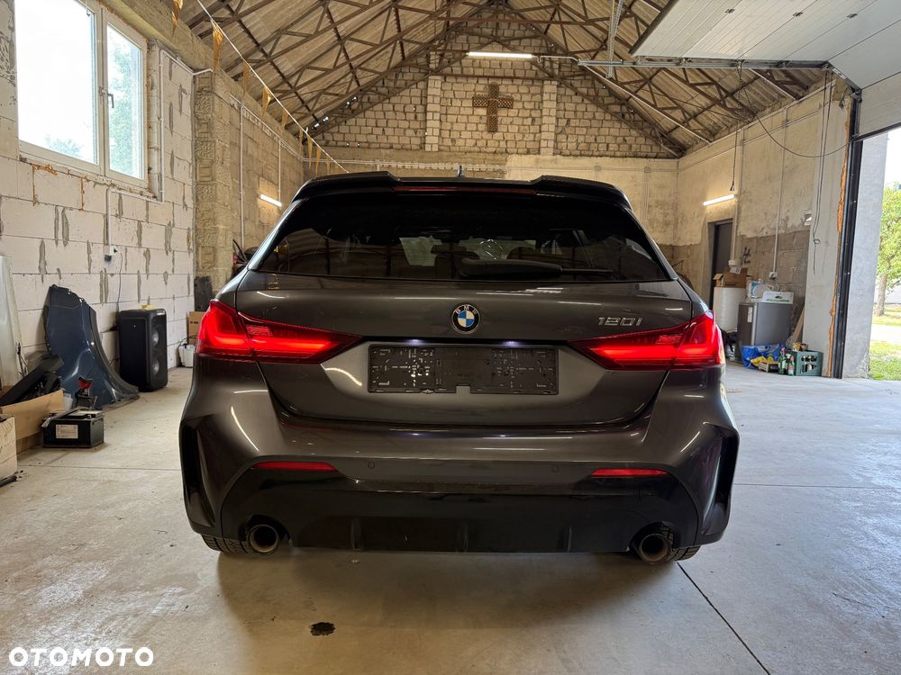 BMW Seria 1 120i M Sport - 6