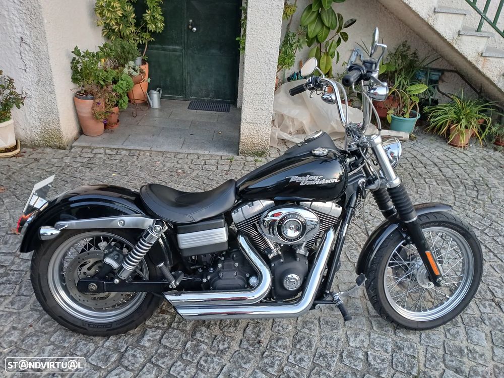 Harley-Davidson Dyna Street Bob - 1