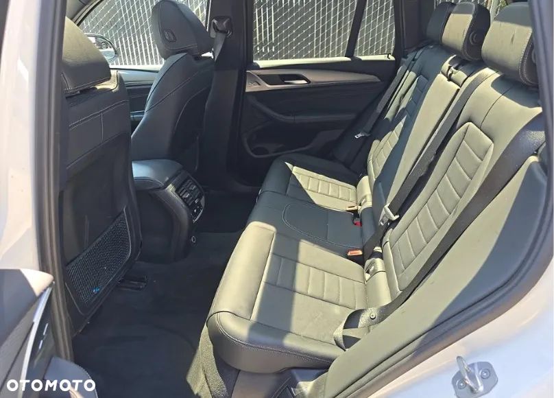 BMW X3 xDrive30i Luxury Line - 12