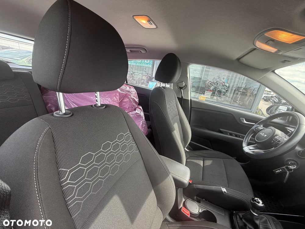 Kia Rio 1.2 L - 13