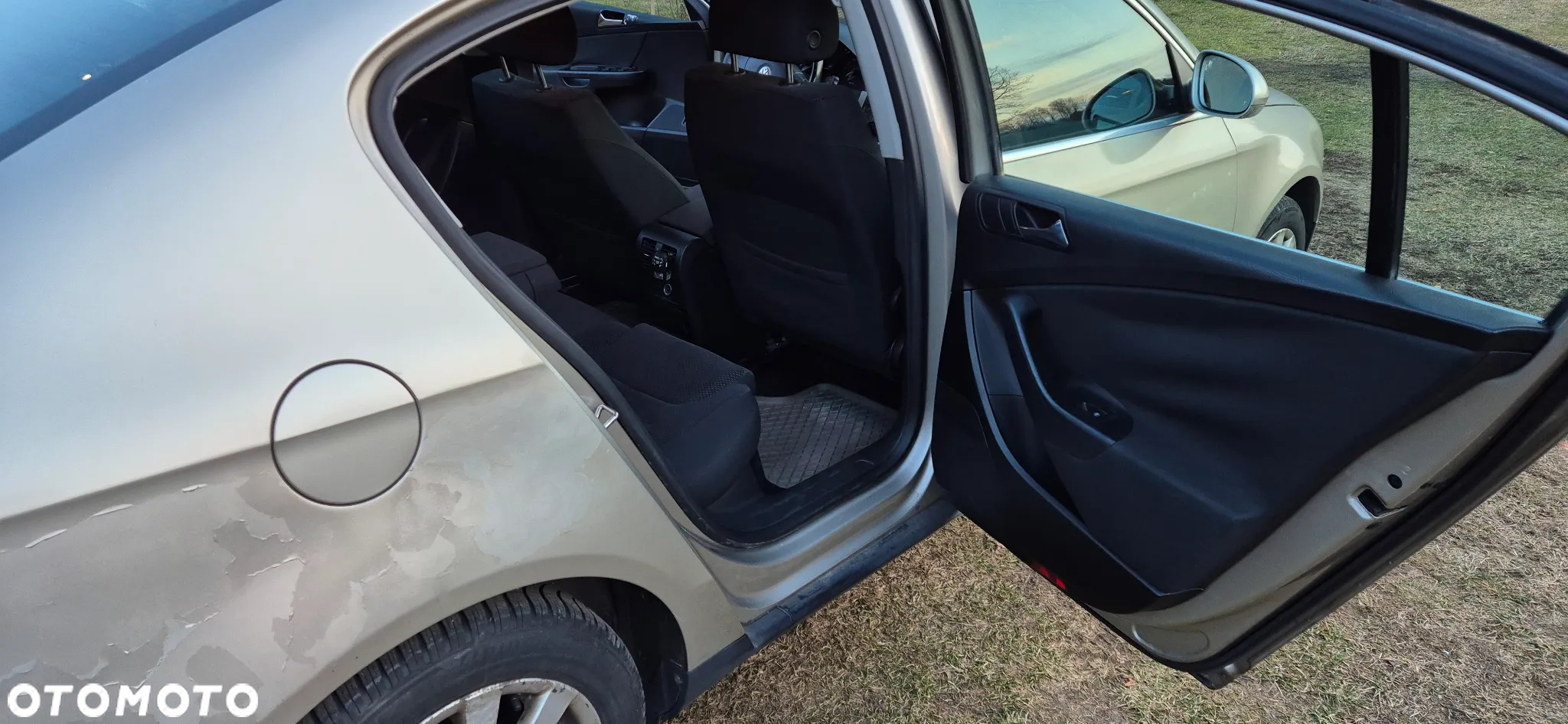 Volkswagen Passat 2.0 TDI Comfortline - 24