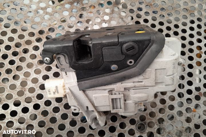 Broasca usa spate stanga 8E0839015AA Audi A4 B7  [din 2004 pana  2008 - 1