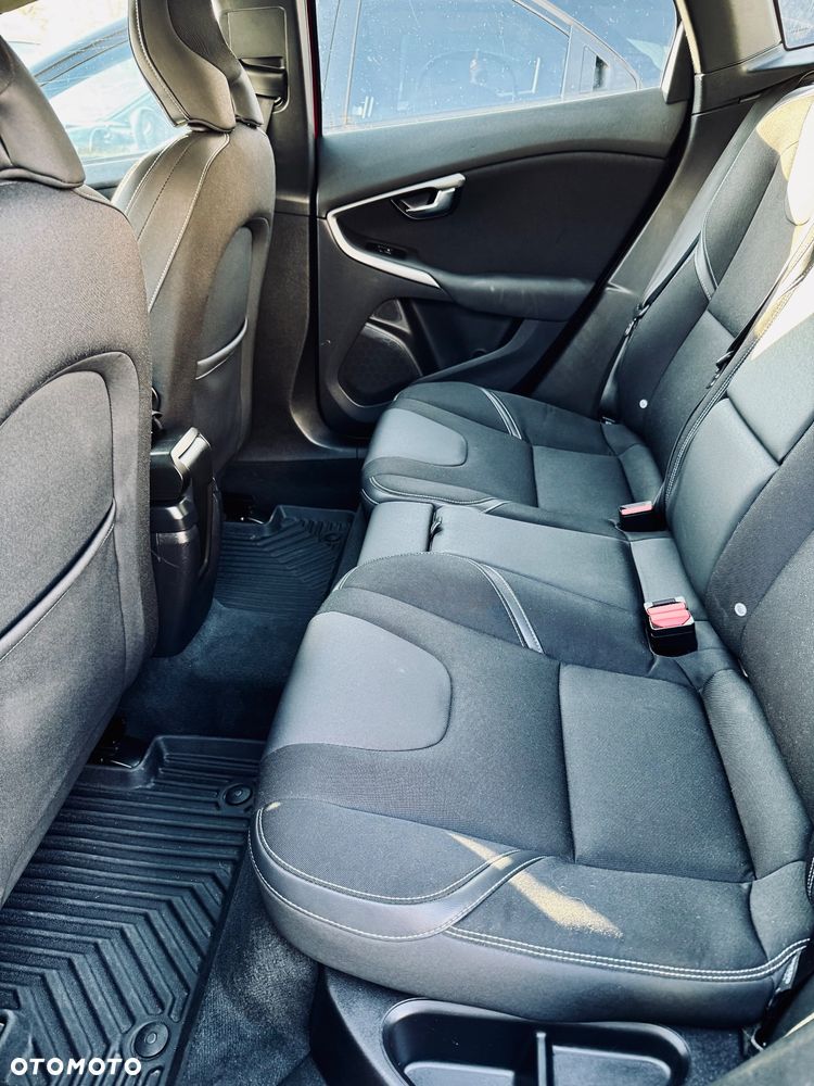 Volvo V40 D2 Geartronic Momentum - 17