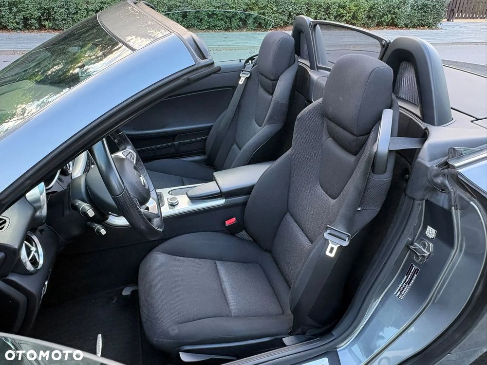 Mercedes-Benz SLC 200 - 13