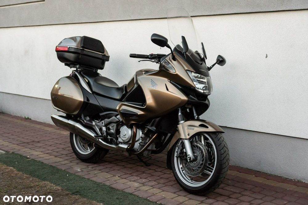 Honda NTV - 1