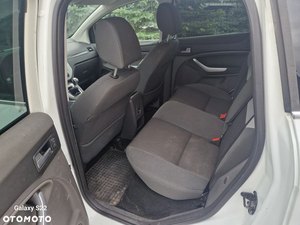 Ford Kuga - 9