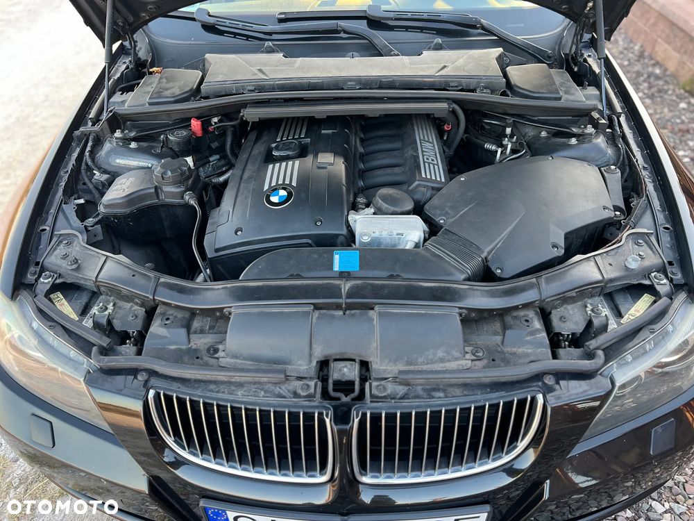 BMW Seria 3 325i - 14