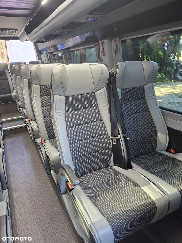 Mercedes-Benz Sprinter - 7