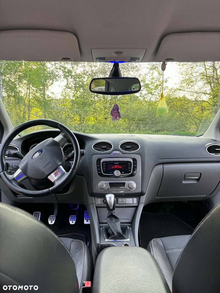 Ford Focus 2.0 16V Sport - 9