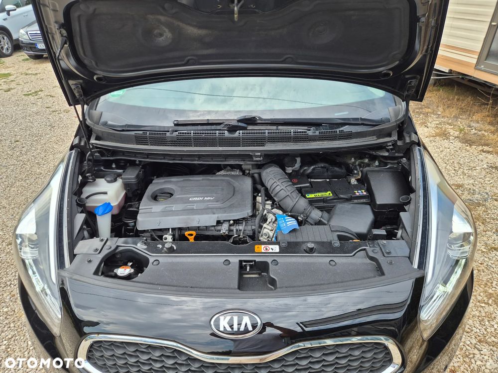 Kia Carens 1.7 CRDi 141 UEFA EURO 2016 - 32