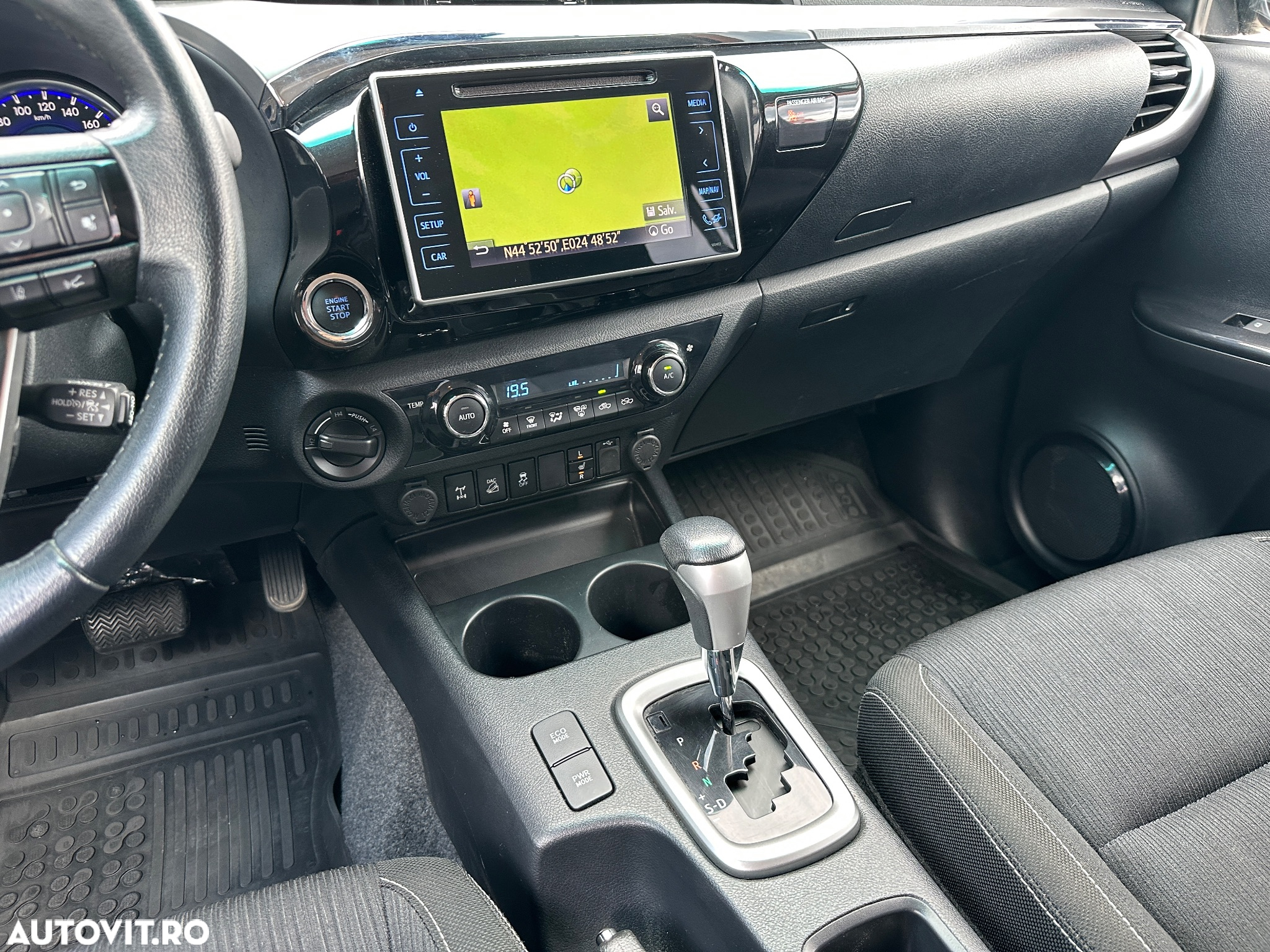 Toyota Hilux 2.4D 150CP 4x4 Double Cab AT Comfort - 17