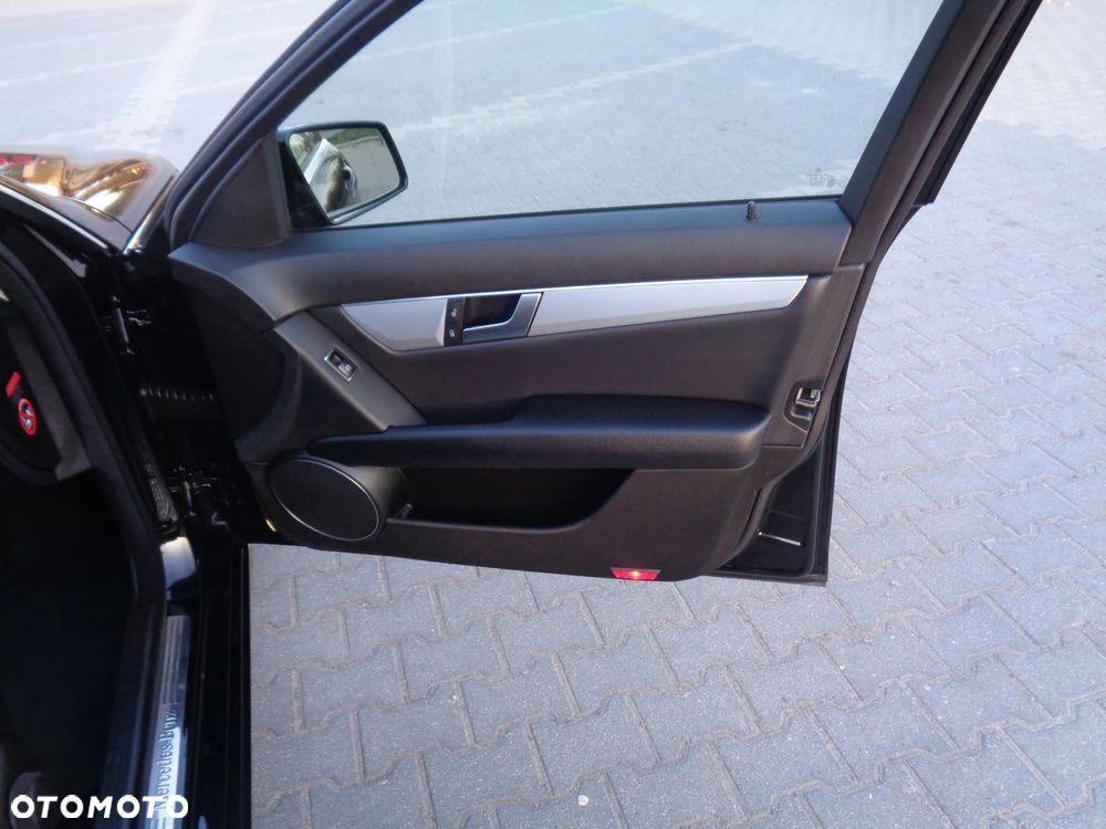 Mercedes-Benz Klasa C 200 (BlueEFFICIENCY) 7G-TRONIC Avantgarde - 20