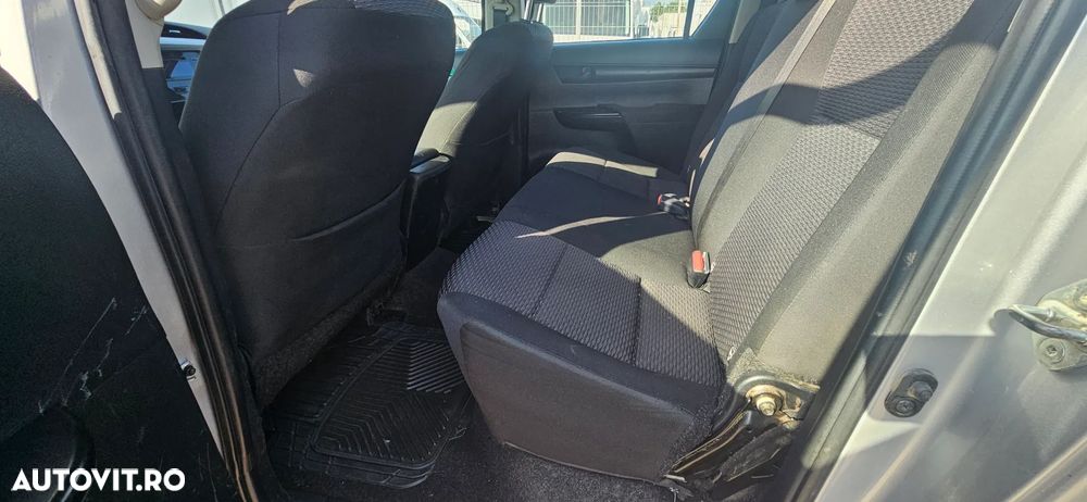 Toyota Hilux 4x4 Double Cab M/T Comfort - 9