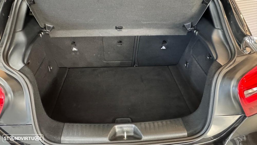 Mercedes-Benz A 180 d AMG Line - 25