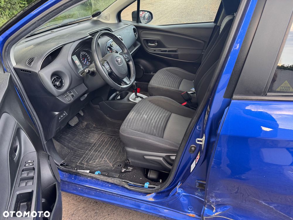 Toyota Yaris Hybrid 100 Selection Platinum - 6