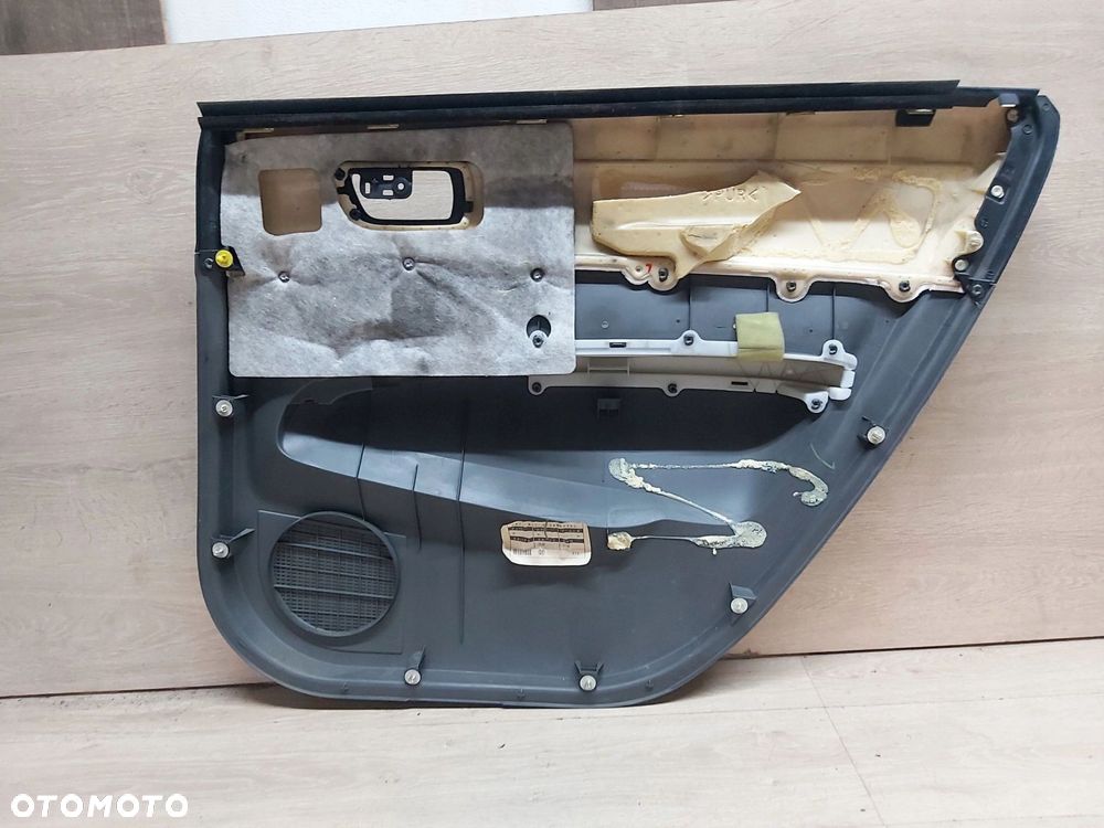 Toyota Prius II 1,5 XW20 boczek drzwi lewy tył tapicerka - 6
