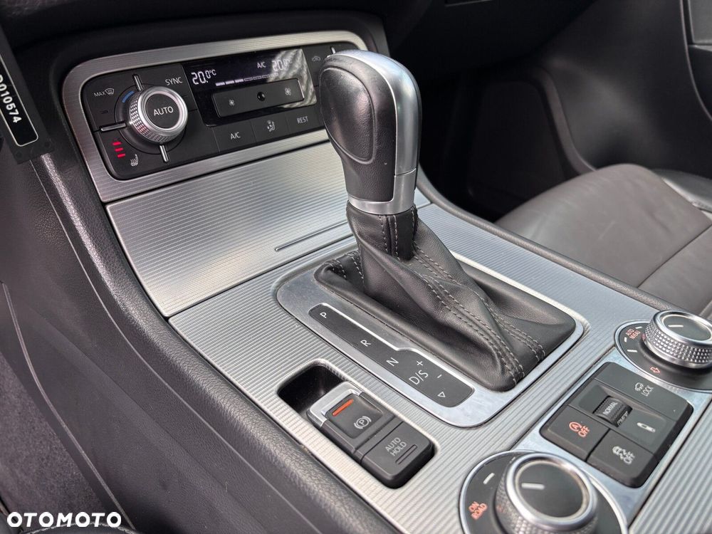 Volkswagen Touareg - 17