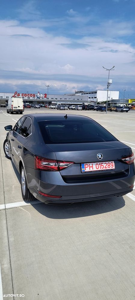 Skoda Superb 2.0 TDI DSG Style - 10