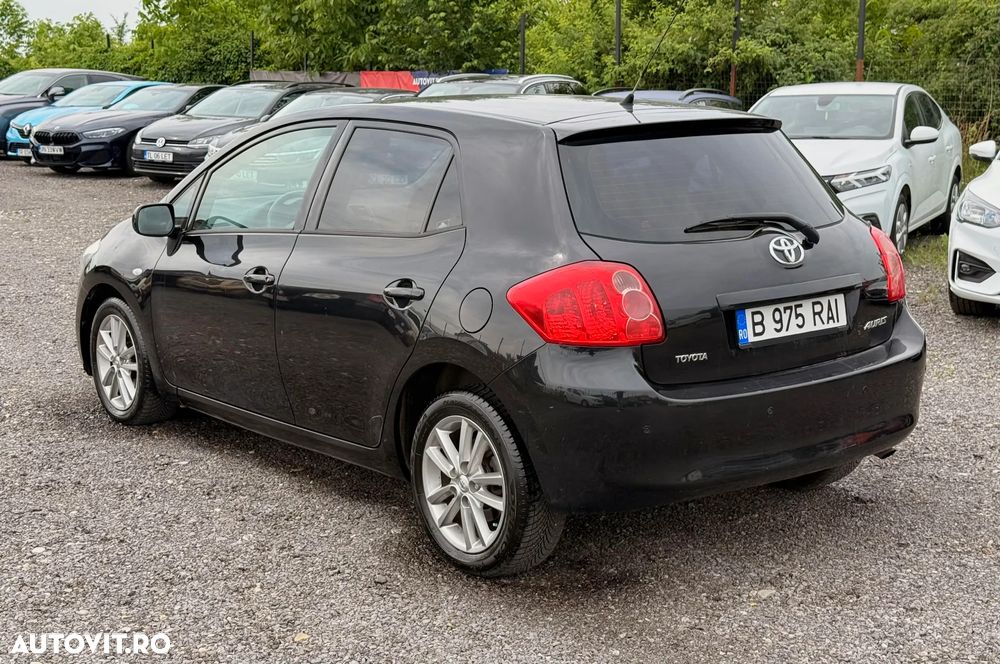 Toyota Auris 1.4 Luna Plus - 4
