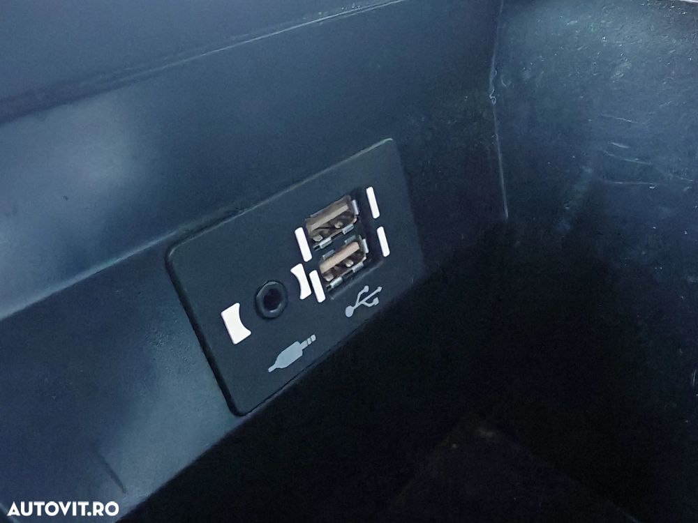 Lexus UX 250h FWD Executive - 25