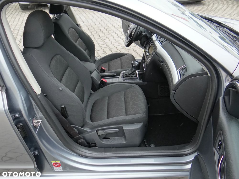 Skoda Superb 2.0 TDI DSG FAMILY - 32