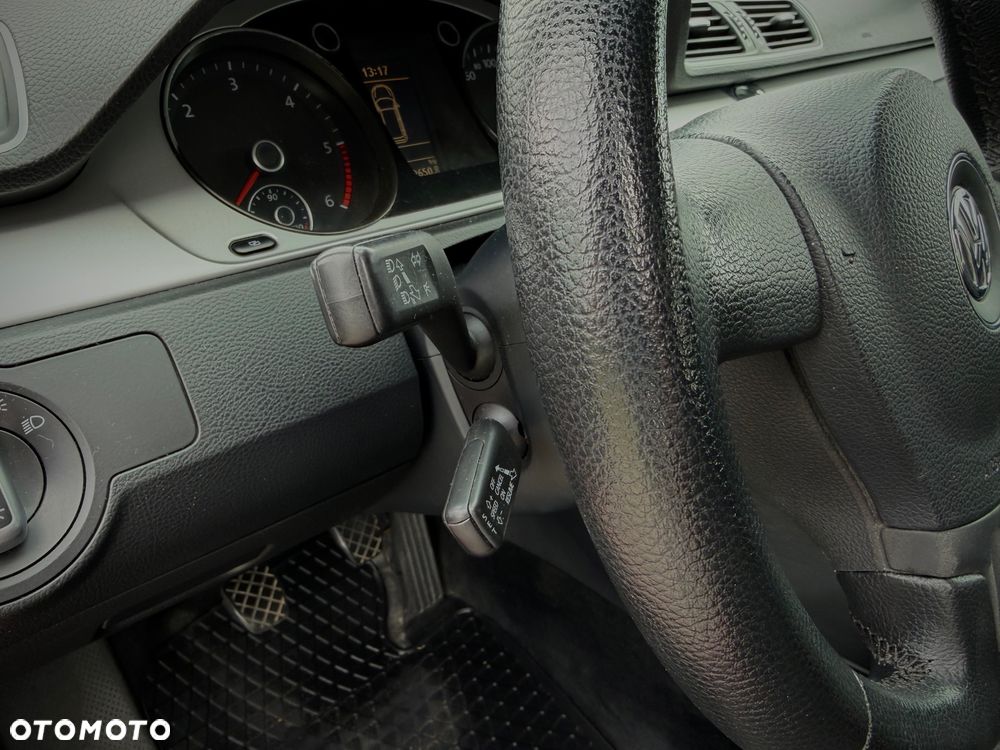 Volkswagen Passat 1.6 TDI DPF BlueMot Trendline - 13