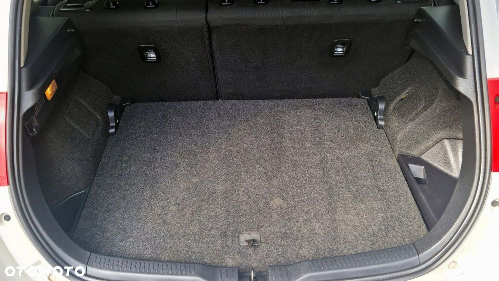 Toyota Auris - 22