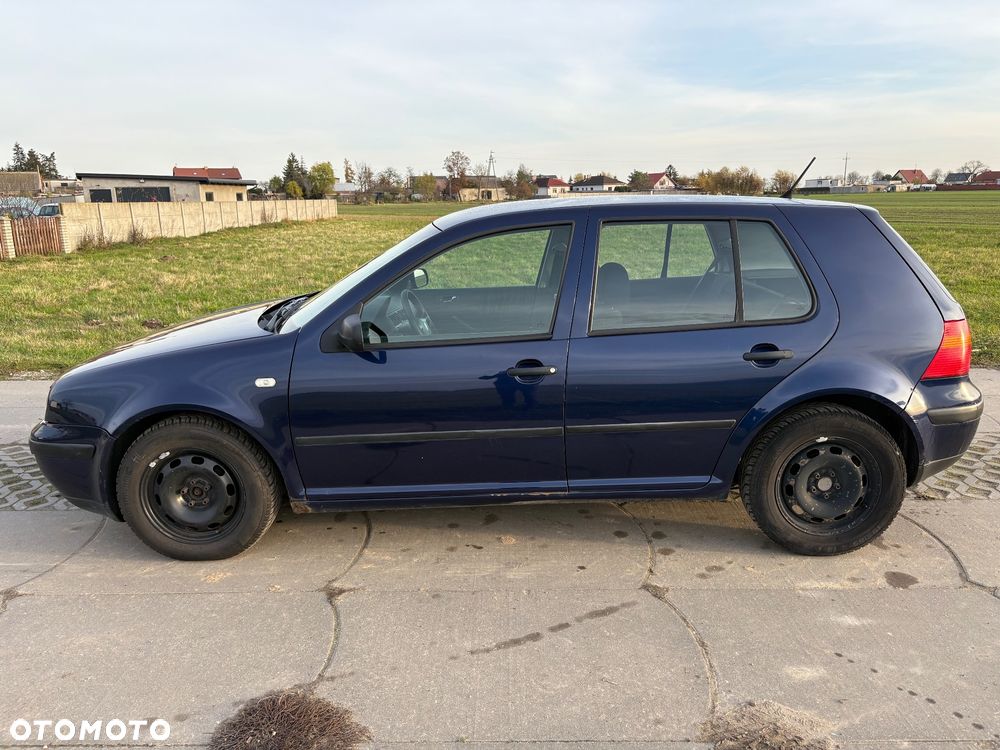 Volkswagen Golf - 4