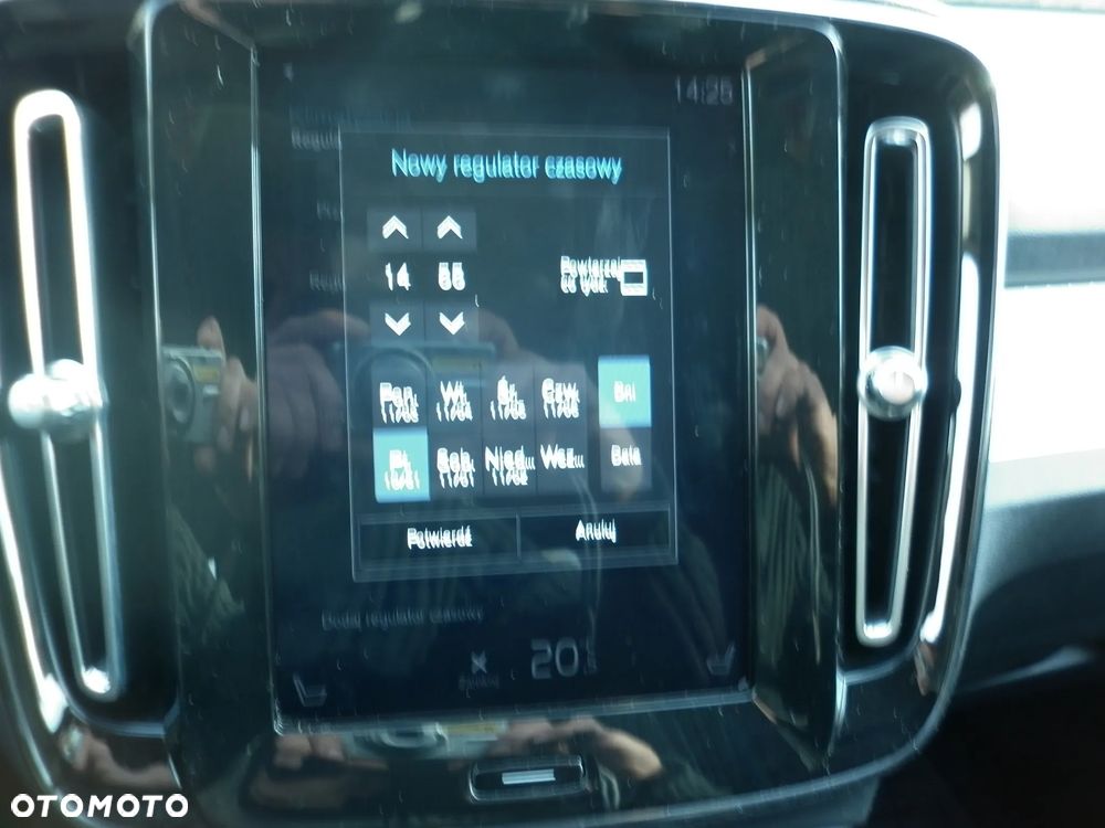 Volvo XC 40 D3 AWD Geartronic Momentum Pro - 22