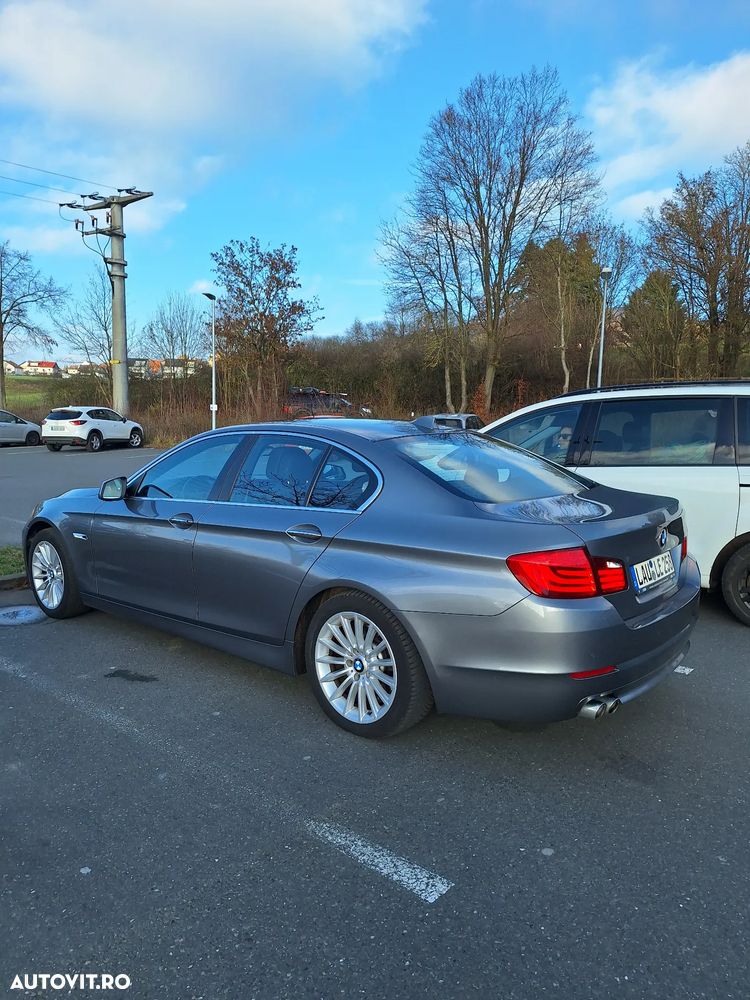 BMW Seria 5 520d Aut. - 30