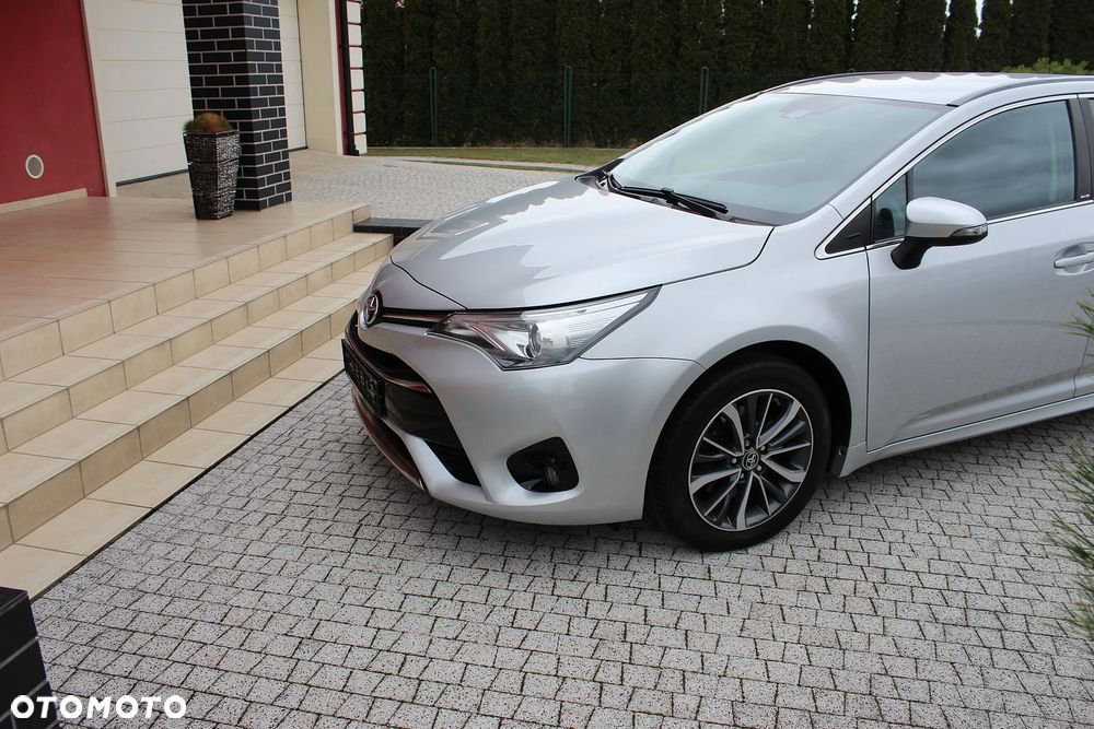 Toyota Avensis 2.0 D-4D Prestige - 3