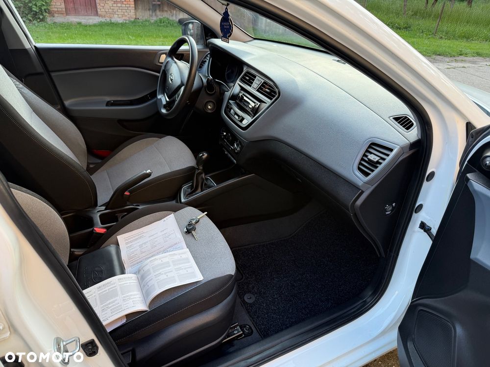 Hyundai i20 - 14