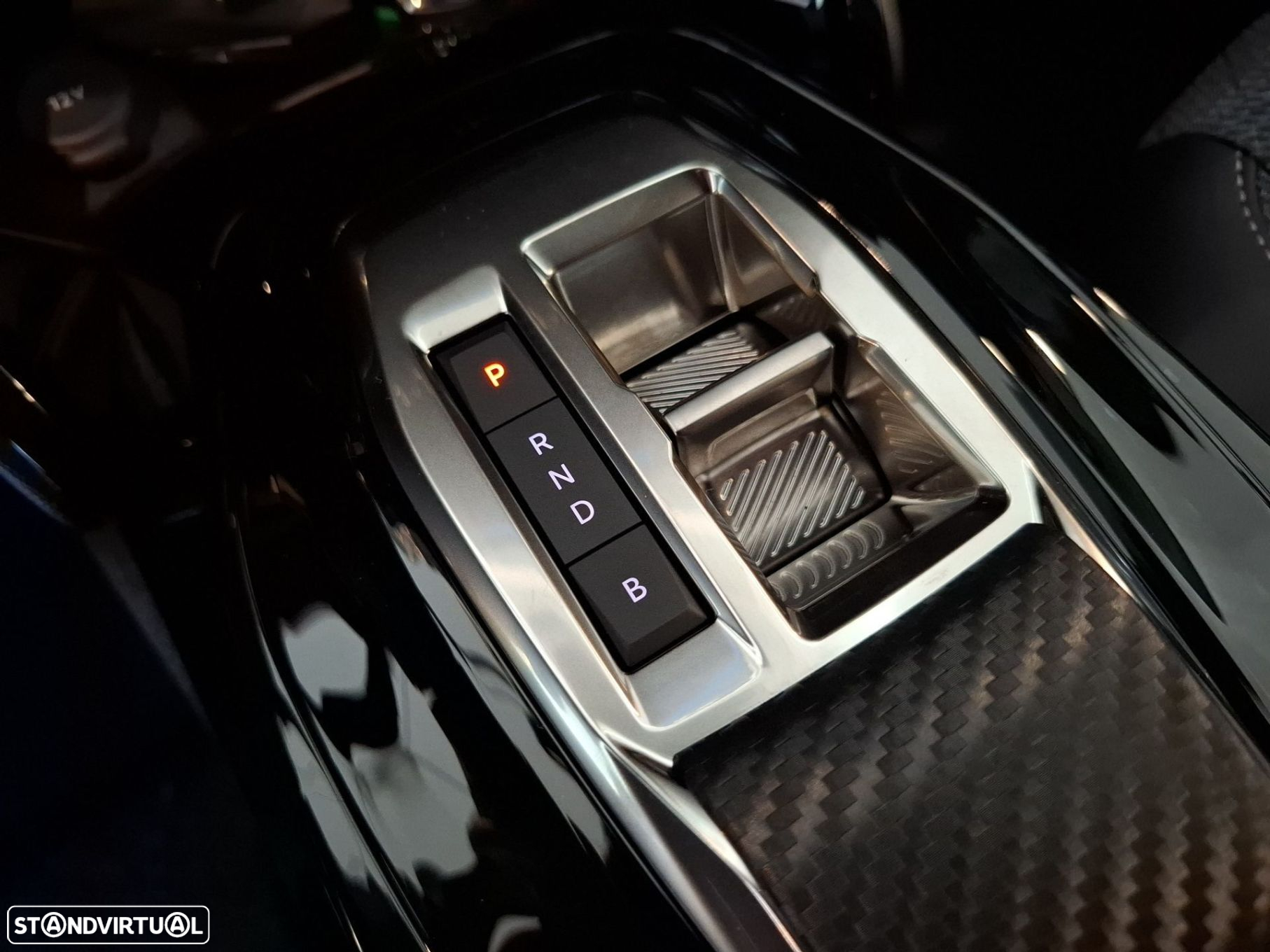 Peugeot e-2008 54 kWh Allure - 18
