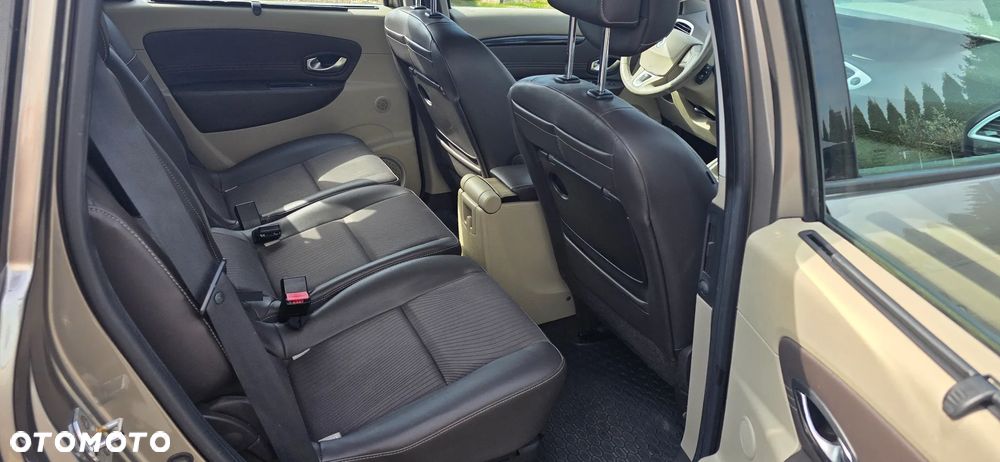 Renault Scenic 1.5 dCi Confort Privilege - 10