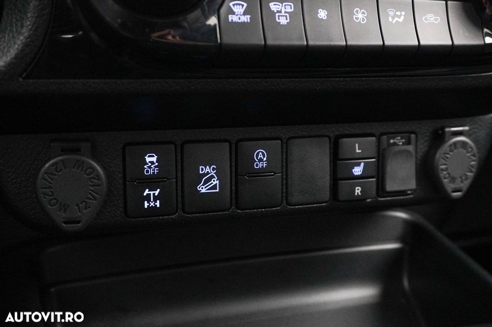 Toyota Hilux 4x4 Double Cab Autm. Invincible - 25