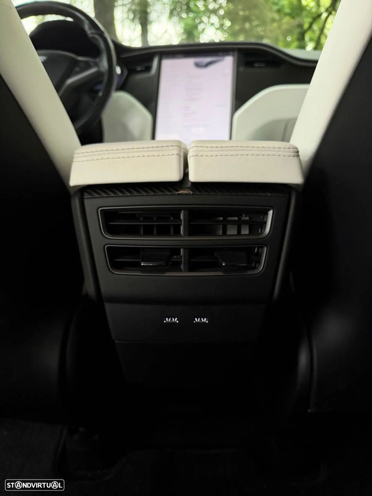 Tesla Model X 100D - 28